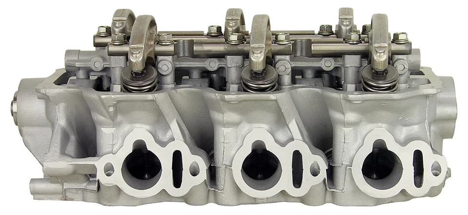 ГОЛОВКА БЛОКА ЦИЛИНДРОВ подходит для Nissan VG30E справа - Изображение 2 из 4