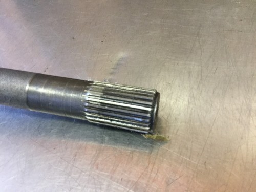 MG MGA MGB • Banjo Axle Shaft, Left. Coarse Thread. 25 Spline. Used. MG4394 - Picture 3 of 6