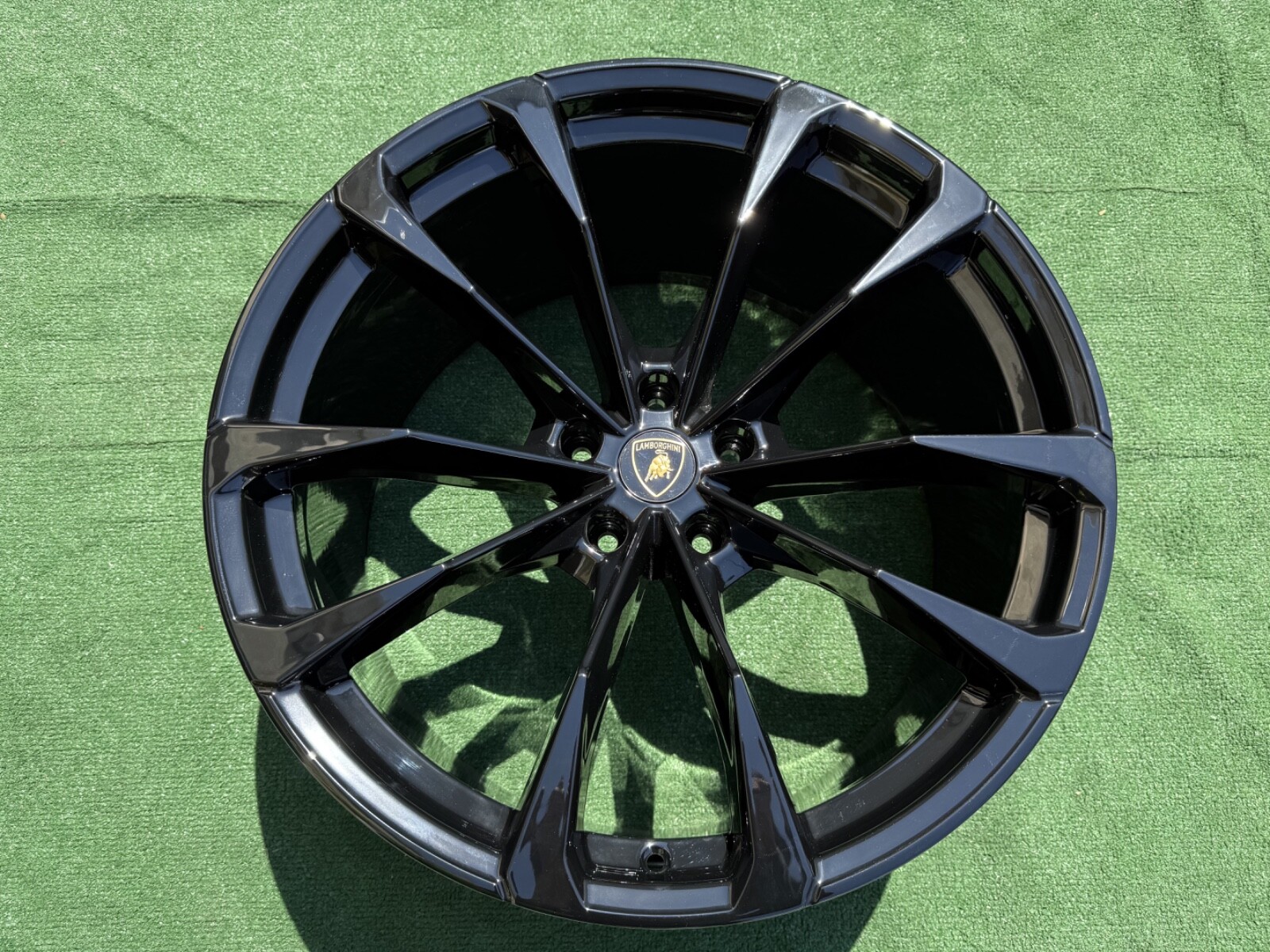 4ML601025AF Lamborghini Urus Rear 23 10 Spoke Wheel Rim