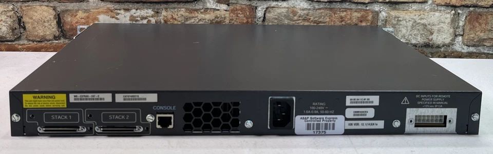 Switch modelo Cisco Catalyst serie 3750/WS-C3750G-24T-E Foto 2 de 4