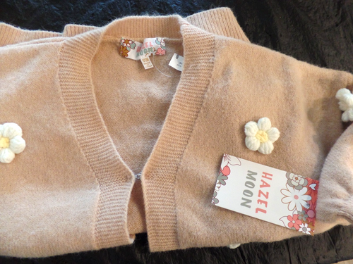 WOMEN'S, HAZEL MOON, TAN SWEATER WITH FLORAL ACCENTS, NEW, MEDIUM - Picture 16 of 16