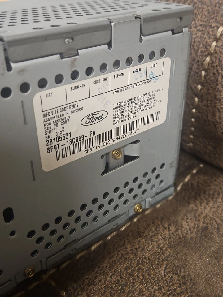 2008 - 2009 Ford Taurus X AM FM CD MP3 Radio OEM 8F9T-18C869-FA - Image 2 of 4