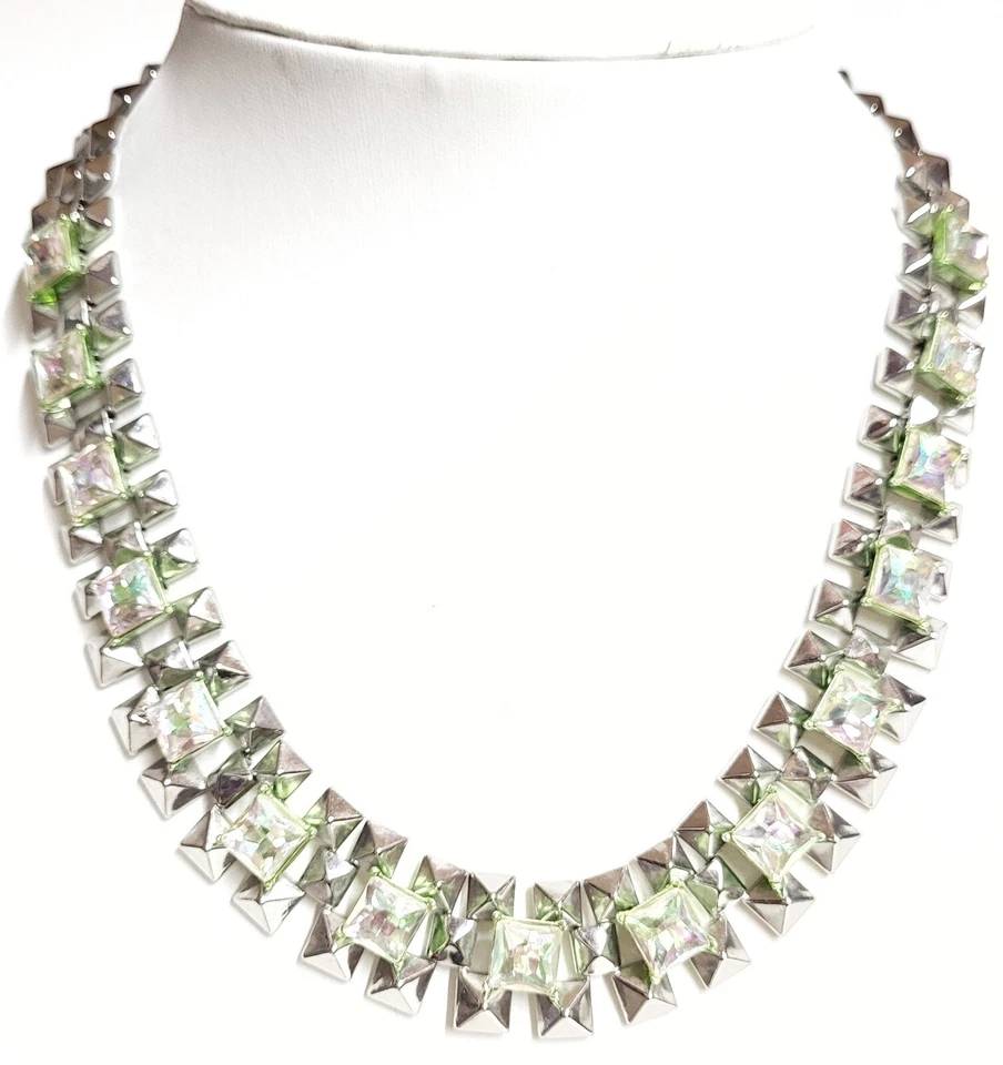 Collar de cadena de rejilla de cristal J.Crew plateado iridiscente enchapado en rodio Foto 3 de 4