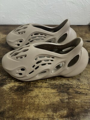 ochre foam runner sizing