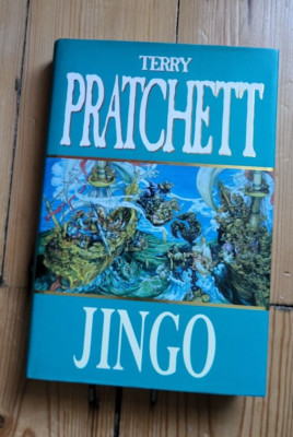 Terry Pratchett Jingo UK HB 1. Auflage + DW 1997 Scheibenwelt