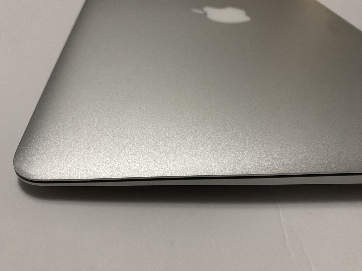 Silver Apple MacBook Air Model A1466 13 Inch Screen (2013 Silver Apple MacBook Air Model A1466 13 Inch Screen (2013