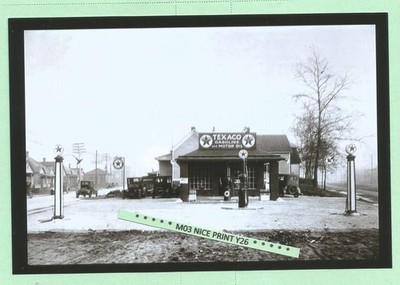 Found PHOTO of an Old TEXACO Gas Service Station with Some Old Cars