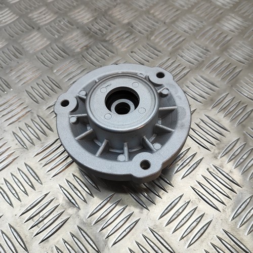 BMW 5 F10 2014 Stoßdämpferhalterung vorne links 6795082