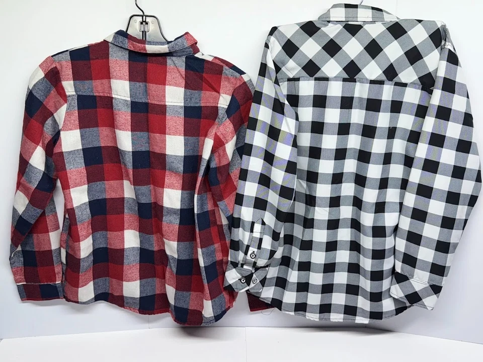 Lote de 2 camisas de franela Nomad negras/blancas y rojas/azules/blancas talla mediana 10-12 Foto 2 de 4