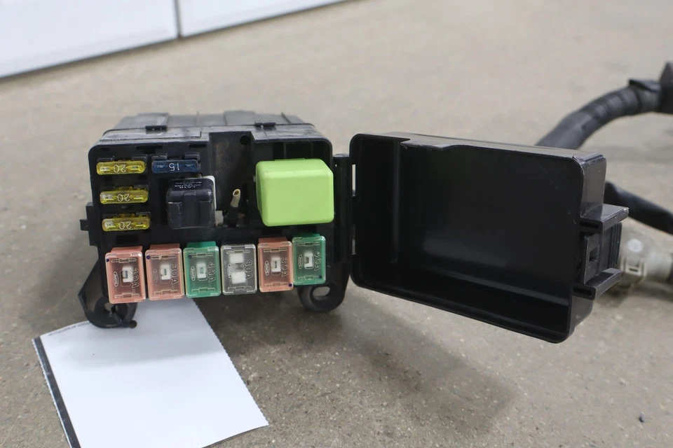 Mazda Miata 1999-2000 NB motor relé de fusibles caja de conexiones con arnés Foto 3 de 4