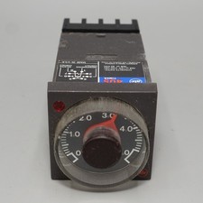 ATC Series 405 Timer 0405A 500 F1X with Omron P3G-08 Socket 10A 250V Made in USA