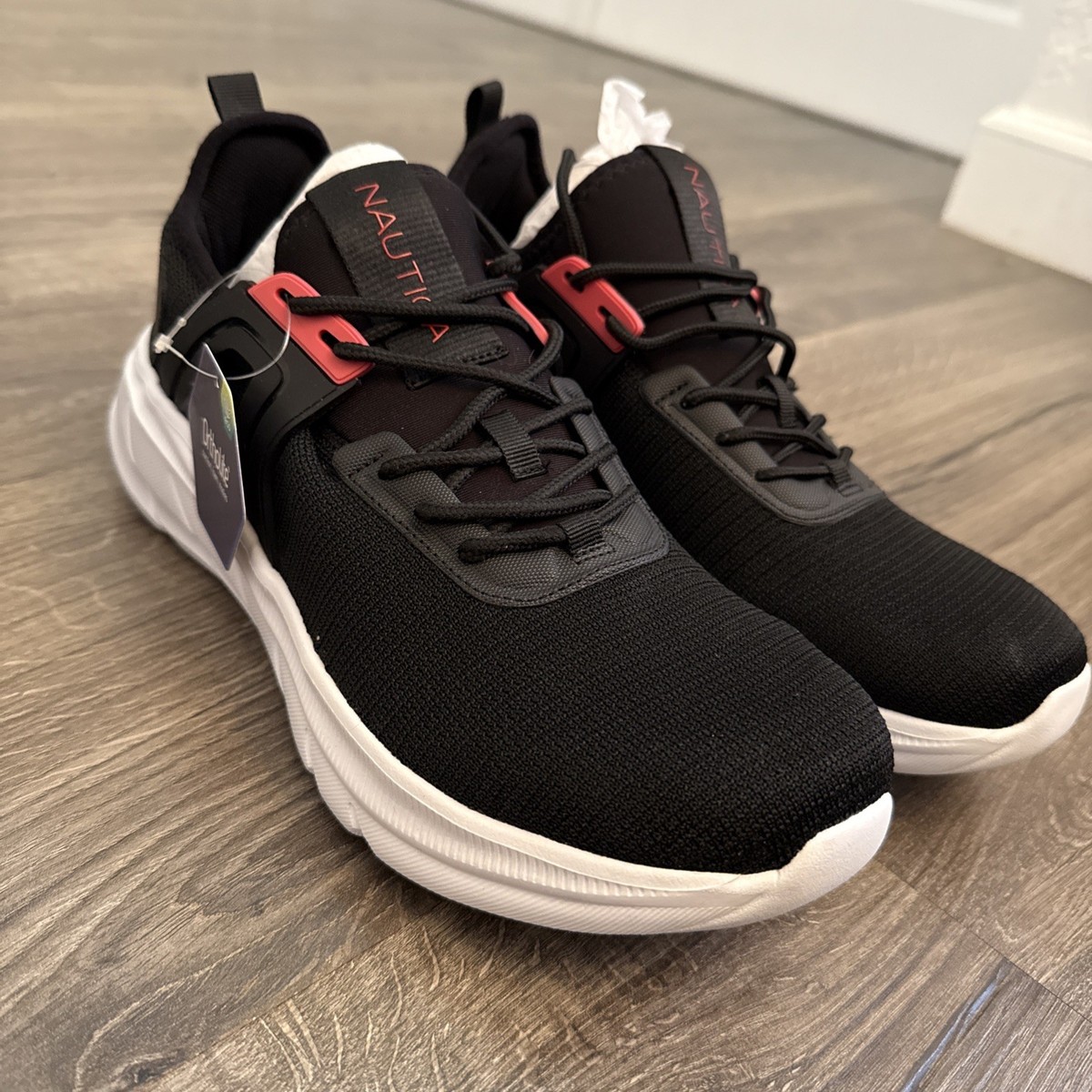 Men's Náutica Ortholite Black/Red Sneakers Size 10 US Brand New