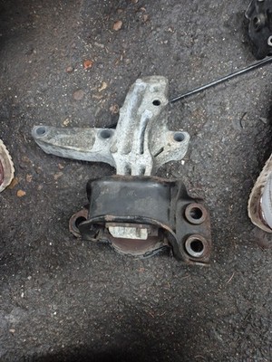 Nissan Juke ENGINE MOUNT HV20A 2017 J11 QASHQAI