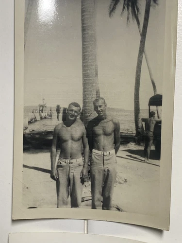 LOT OF 10 VTG SNAPSHOT 1940S WW2 PHOTO HANDSOME SEMI NUDE HAWAII SAILOR GAY INT