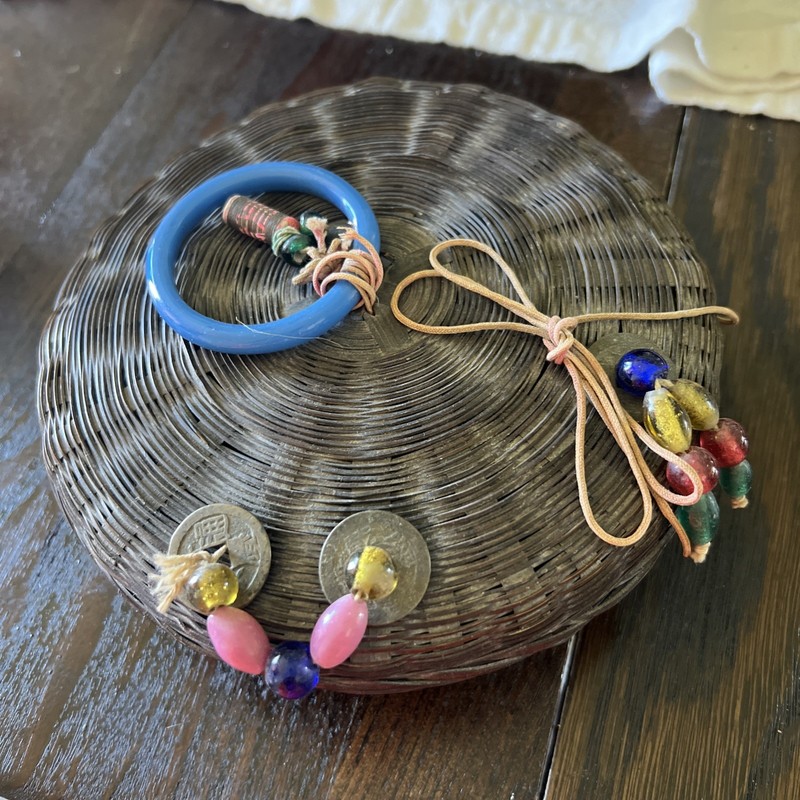 Vintage Chinese Wicker Bamboo Round Sewing Basket w Glass Beads Bracelet Coins