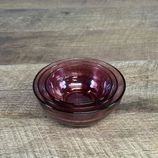 Social Studies Set of 3 Glass Nesting Serving Bowls~Mauve~3 1/4”, 4 1/2”, 5 1/4”