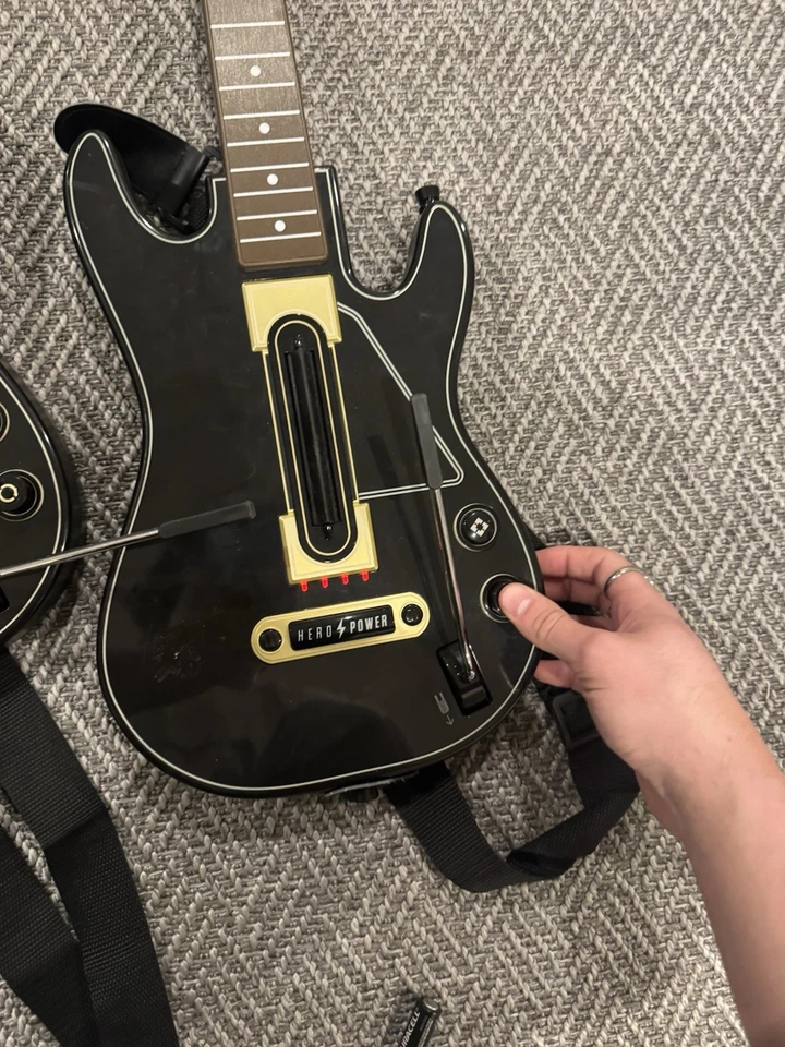 Guitarra Inalámbrica Guitar Hero Live - Lote de 2 Mandos PS3/PS4 Xbox One Sin Dongl Foto 3 de 4