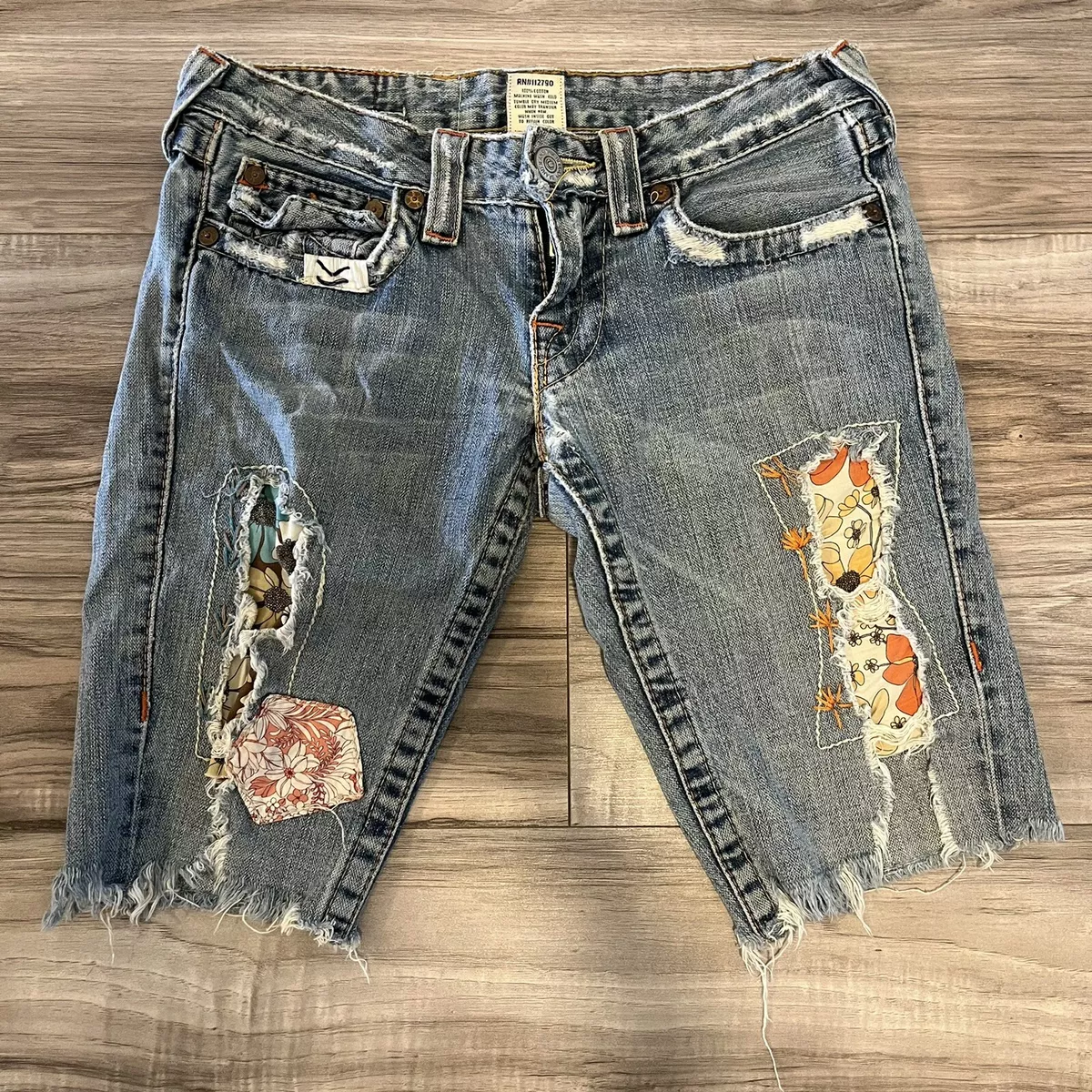 True Religion Knee Length Shorts Distressed Ripped Size 26 Patches Gift Floral