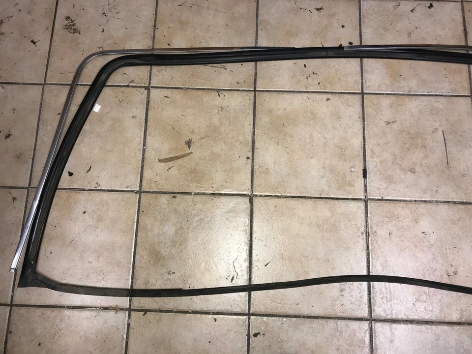 99 2000 2001 02 2003 Jaguar XJ8 XJR VP 1998 moldura y junta del parabrisas delantero Foto 2 de 4