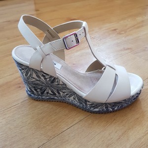 clarks narrative sandals