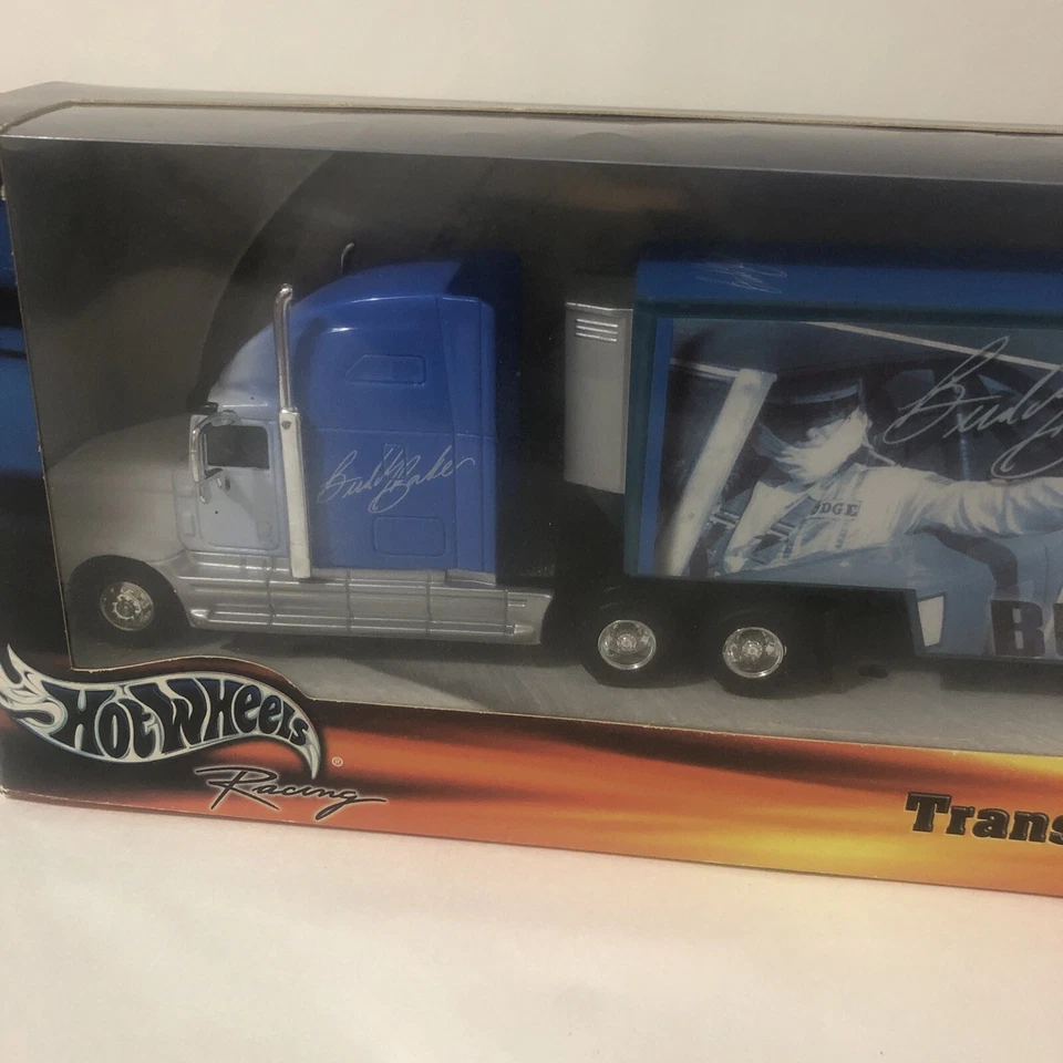 Transporter Tribute NASCAR Buddy Baker 2002 escala 1/64 Hot Wheels (54680) Foto 2 de 4