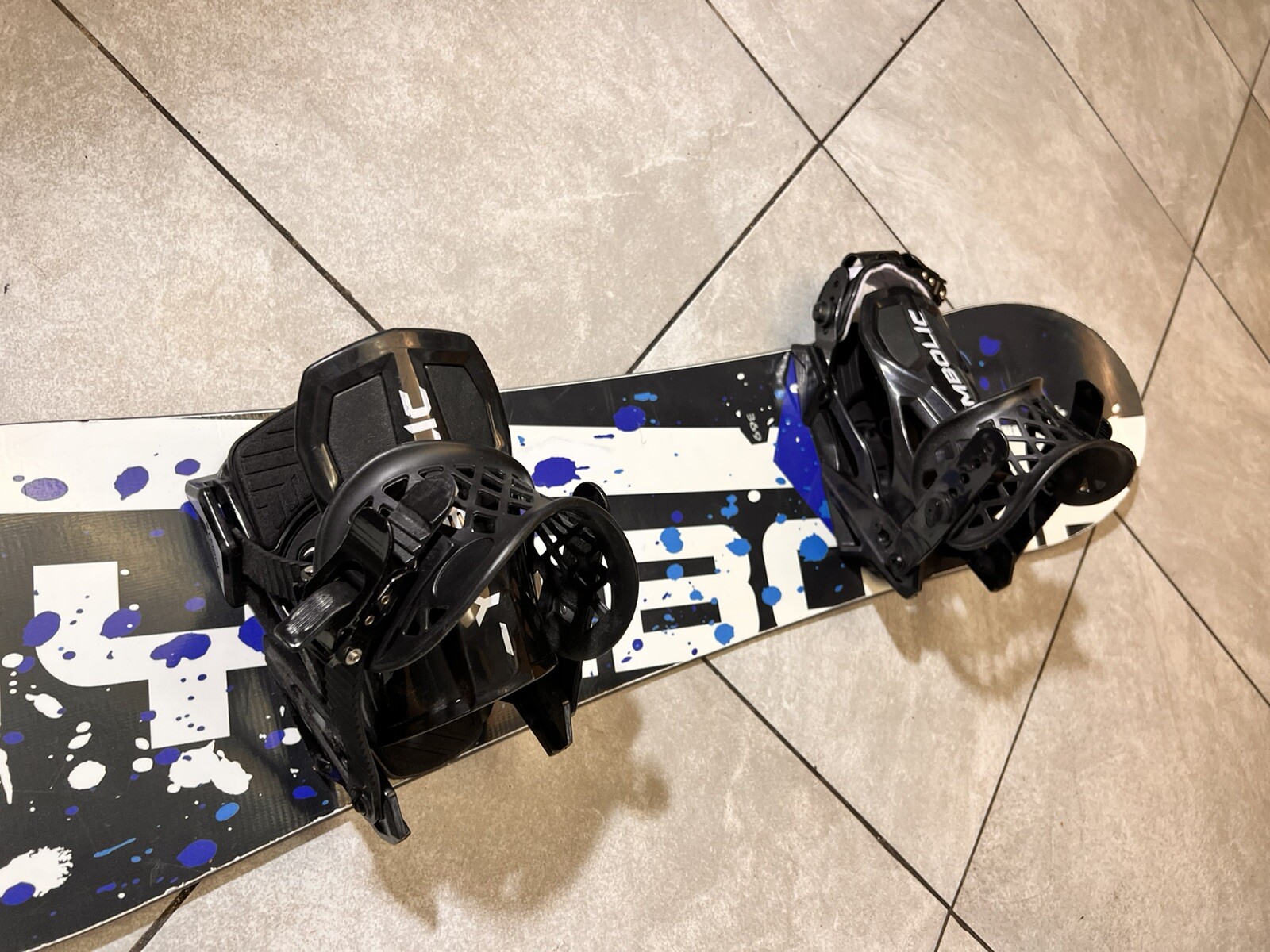 Symbolic Snowboard 107 with Bindings Good