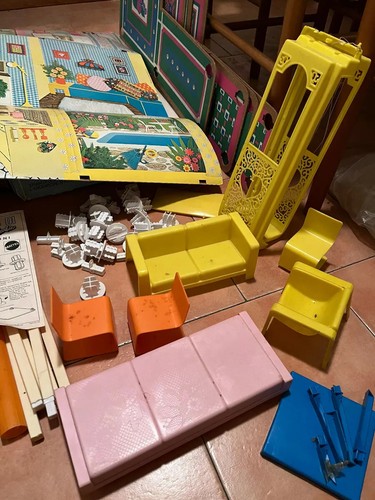 La Casa BARBIE con ascensore anni 70 con scatola originale, come da foto - Foto 3 di 5