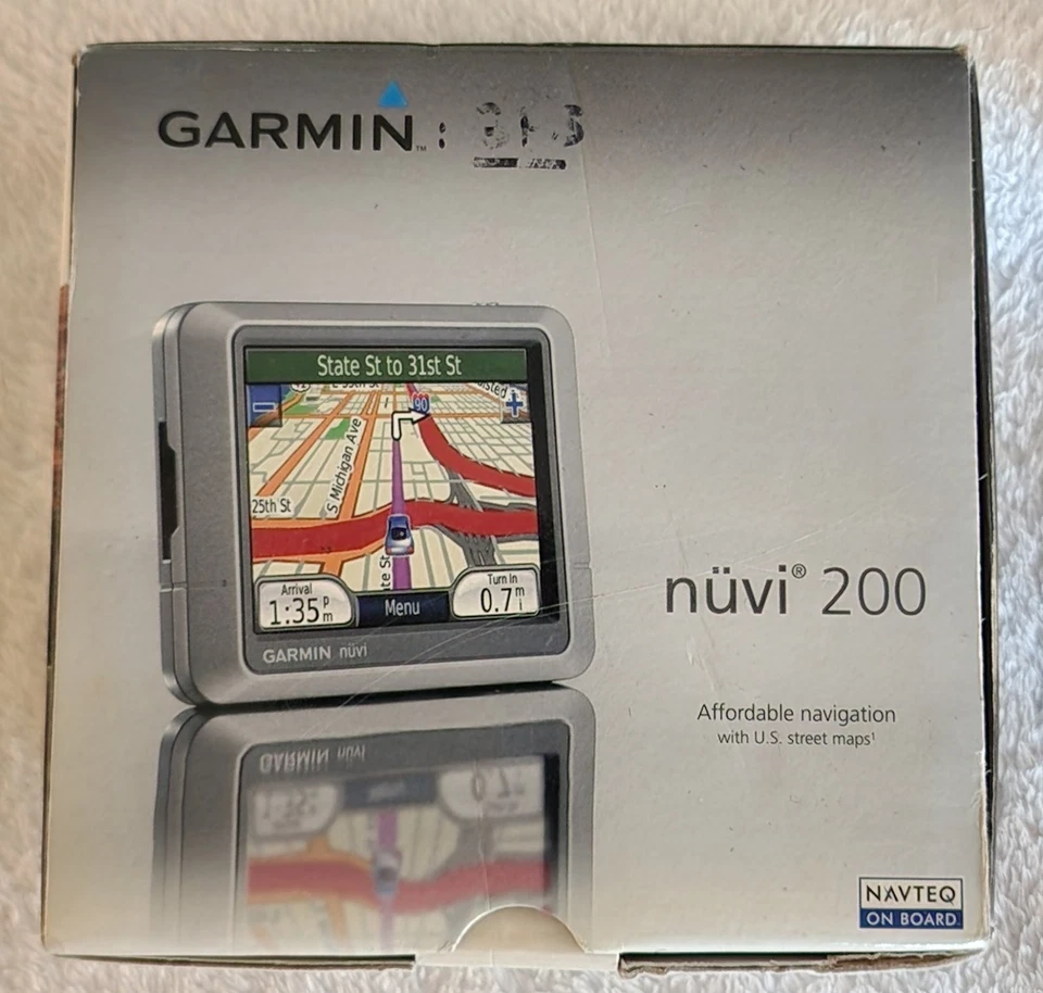 Garmin Nuvi 200  3.0” Touchscreen GPS Navigation bundle, charger and case - Image 2 of 4