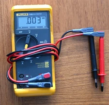 FLUKE 73-III MULTIMETER -MINT CONDITION-