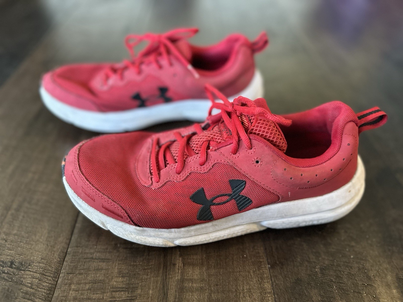 SAOLA Scarpe da corsa Under Armour Charged Assert 10 rosse sneakers uomo taglia 11 NUOVE