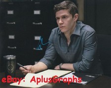 EVAN PETERS... Mare Of Easttown - SIGNED