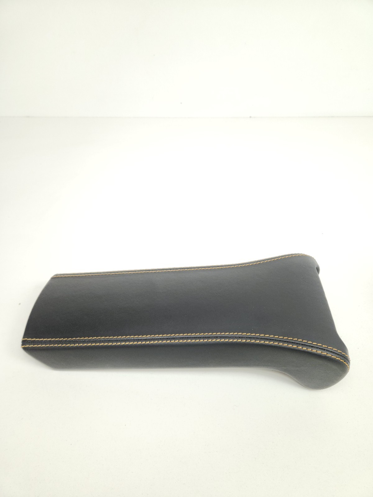 2015-2016 MCLAREN 650S SPIDER CENTER CONSOLE ARMREST STORAGE LID COVER BLACK OEM