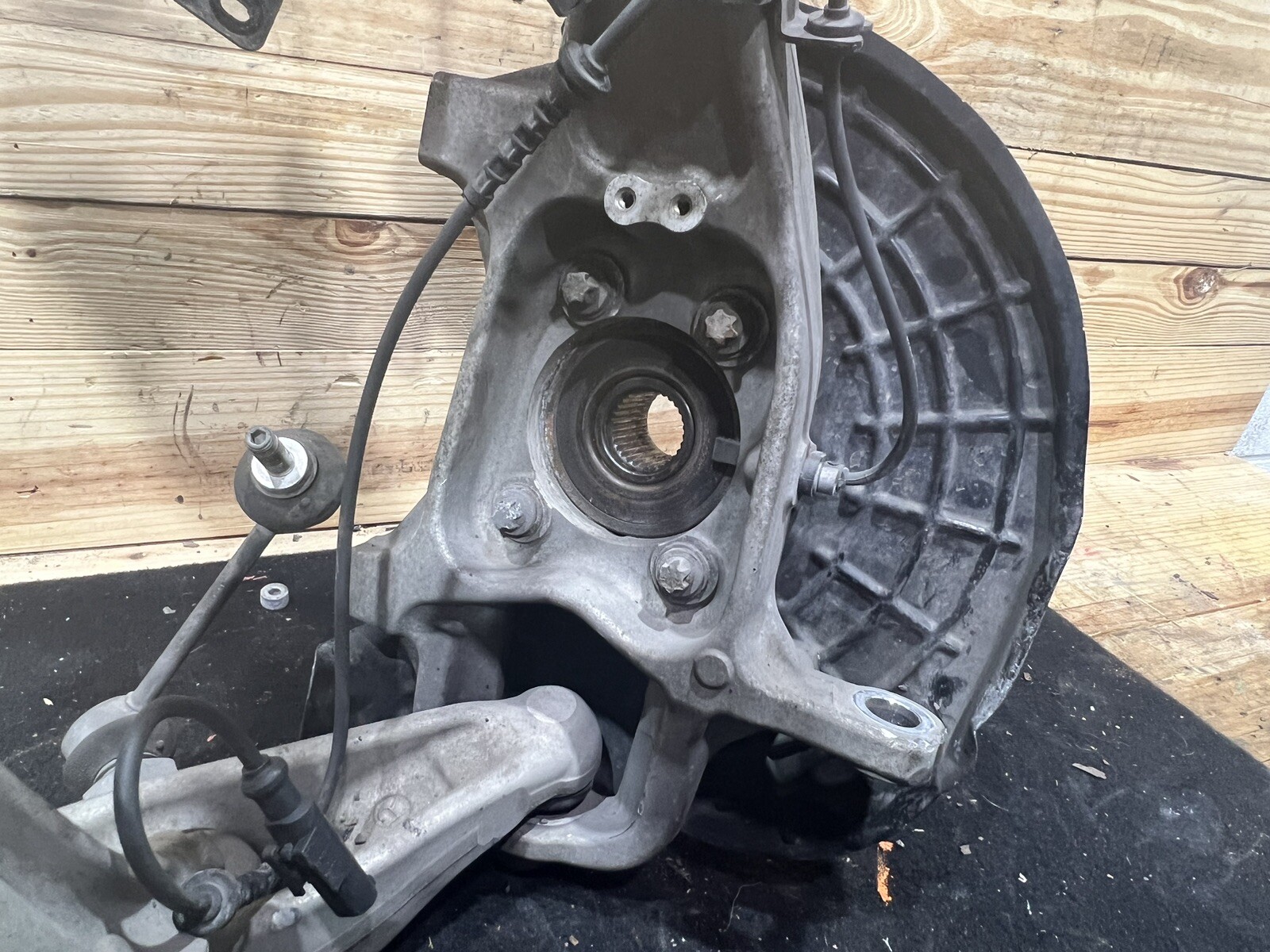 OEM 20142020 MASERATI GHIBLI AWD FRONT RIGHT SUSPENSION KNEE ASSEMBLY