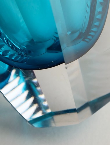 Mid Century Modern Crystal Cut Glass Vase - Picture 7 of 7