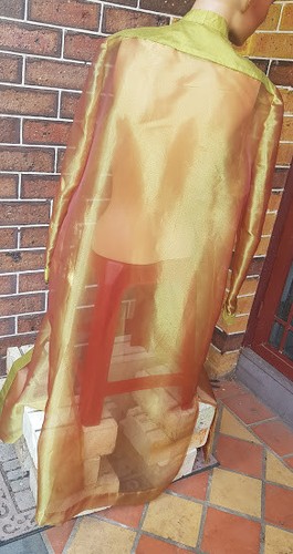 Bridal Couturier. Gold green silk coat and trouser outfit - Picture 2 of 4