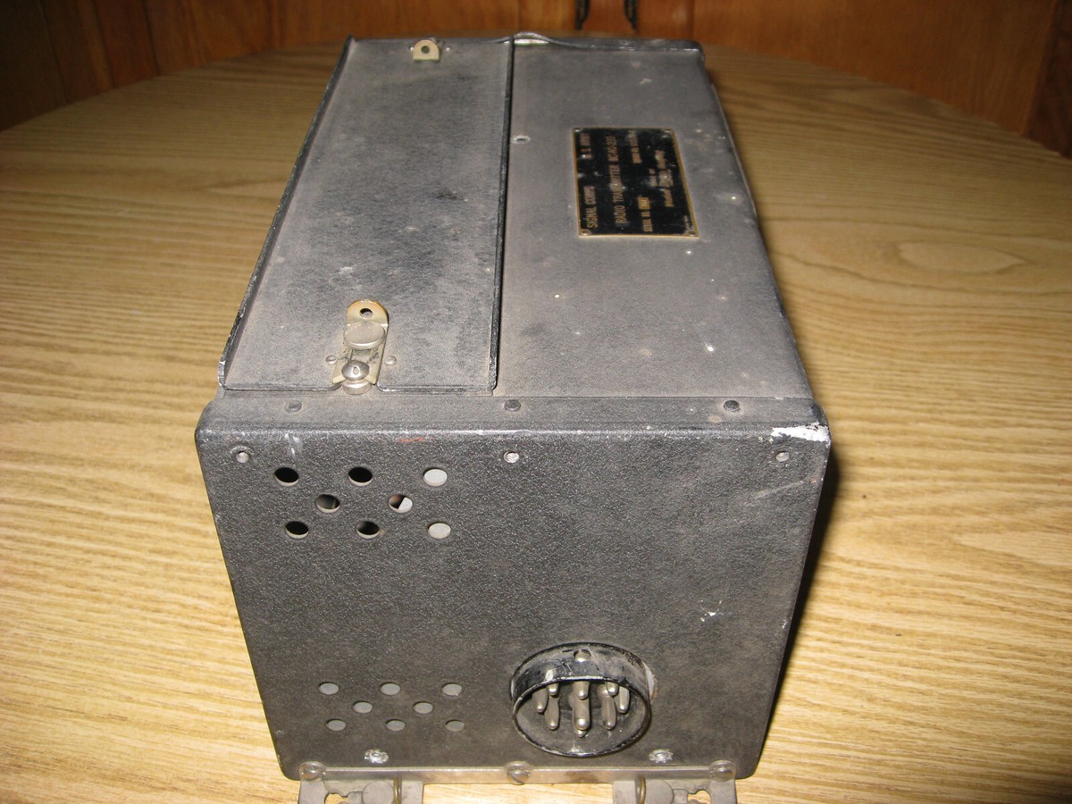 WWII US Army Signal Corps BC-AO-230 HF Radio Command WWII US Army Signal Corps BC-AO-230 HF Radio Command