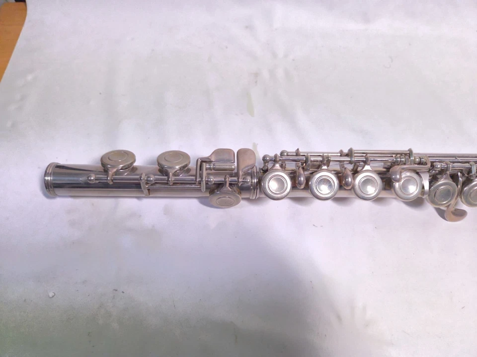 Flauta Yamaha YFL-23 modelo principiante plateada con estuche #2338 Foto 4 de 4