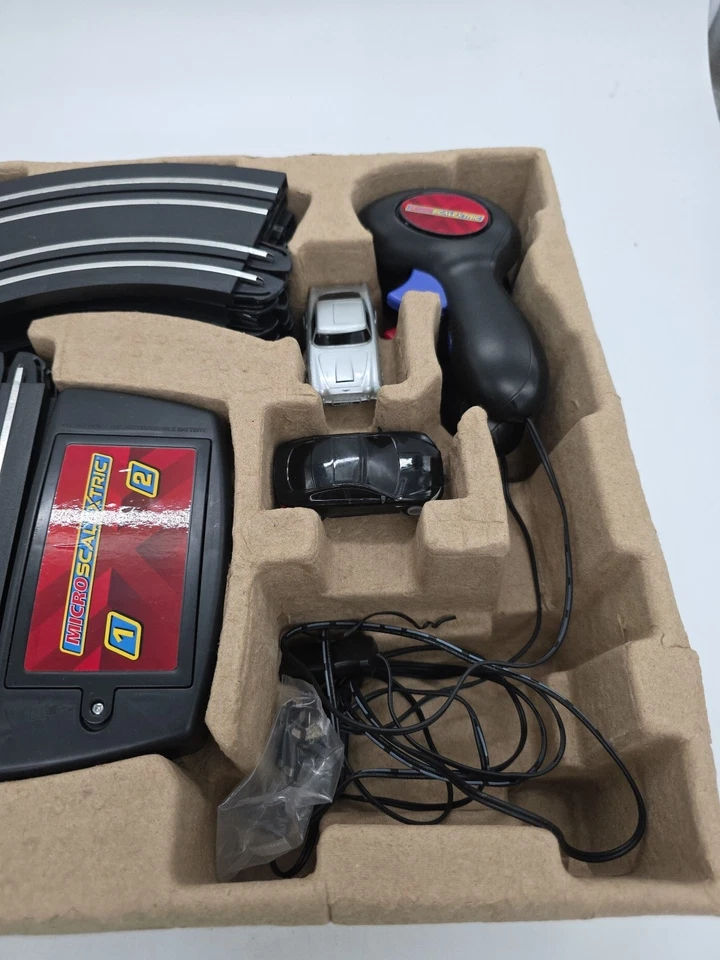 Micro Scalextric 007 No Time To Die Edición James Bond Kit Completo Carreras Ranura Foto 4 de 4