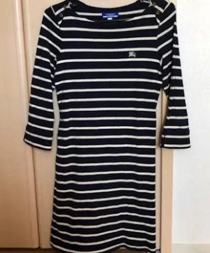 Abito Burberry a righe al ginocchio dal Giappone