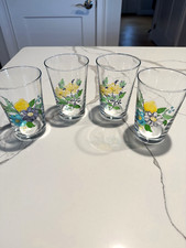 Set 4 Vintage MCM Raised Floral Glass Tumblers 4.25  Retro Flower Power