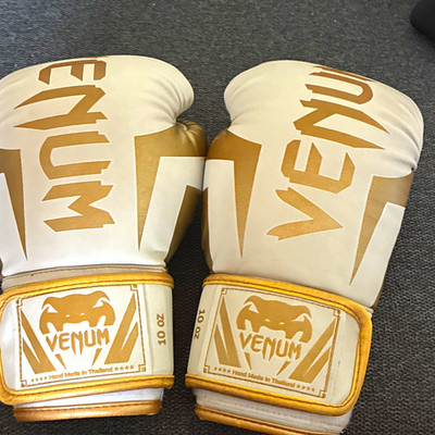 Venum Boxhandschuhe 10 oz Weiß/Gold Klettverschluss Hand Made in Thailand