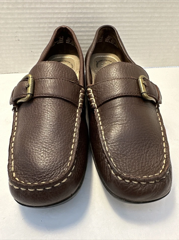 Mocasines Thom McAn para mujer 8M marrón gamuza cuero tacón de cuña sin cordones Penny BR-9 Foto 2 de 4