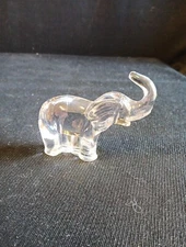 Éléphant en cristal Objet De Vitrine H 8cm L 9.5cm