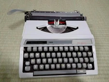 Silver-Reed 750 Typewriter NoChecked
