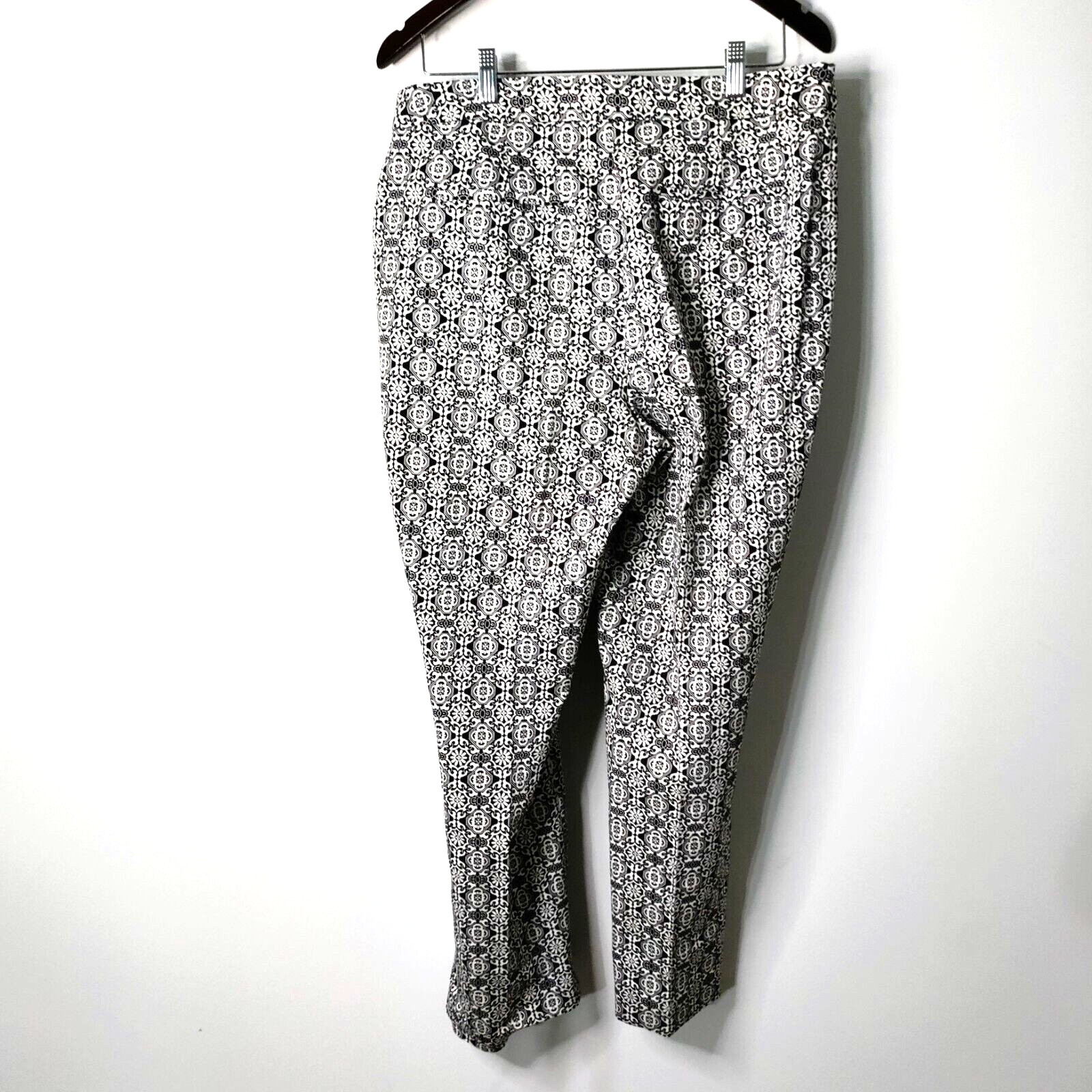 Chicos Moroccan Design Women 2R Black/White Cotton/Spandex Stretch Waist Pants image 5