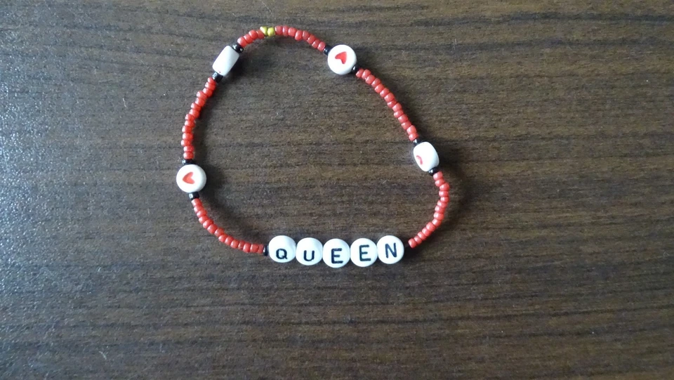 🌴 Hübsches Perlenarmband Queen🌴 handmade NEU