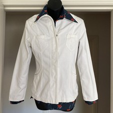 VTG 1970s white Western style cotton denim jacket. Size S. Excellent condition.