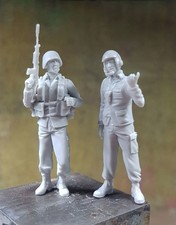 1/35 Scale Modern US Soldiers Resin Figure Set Military Kit with Gear & Rifle