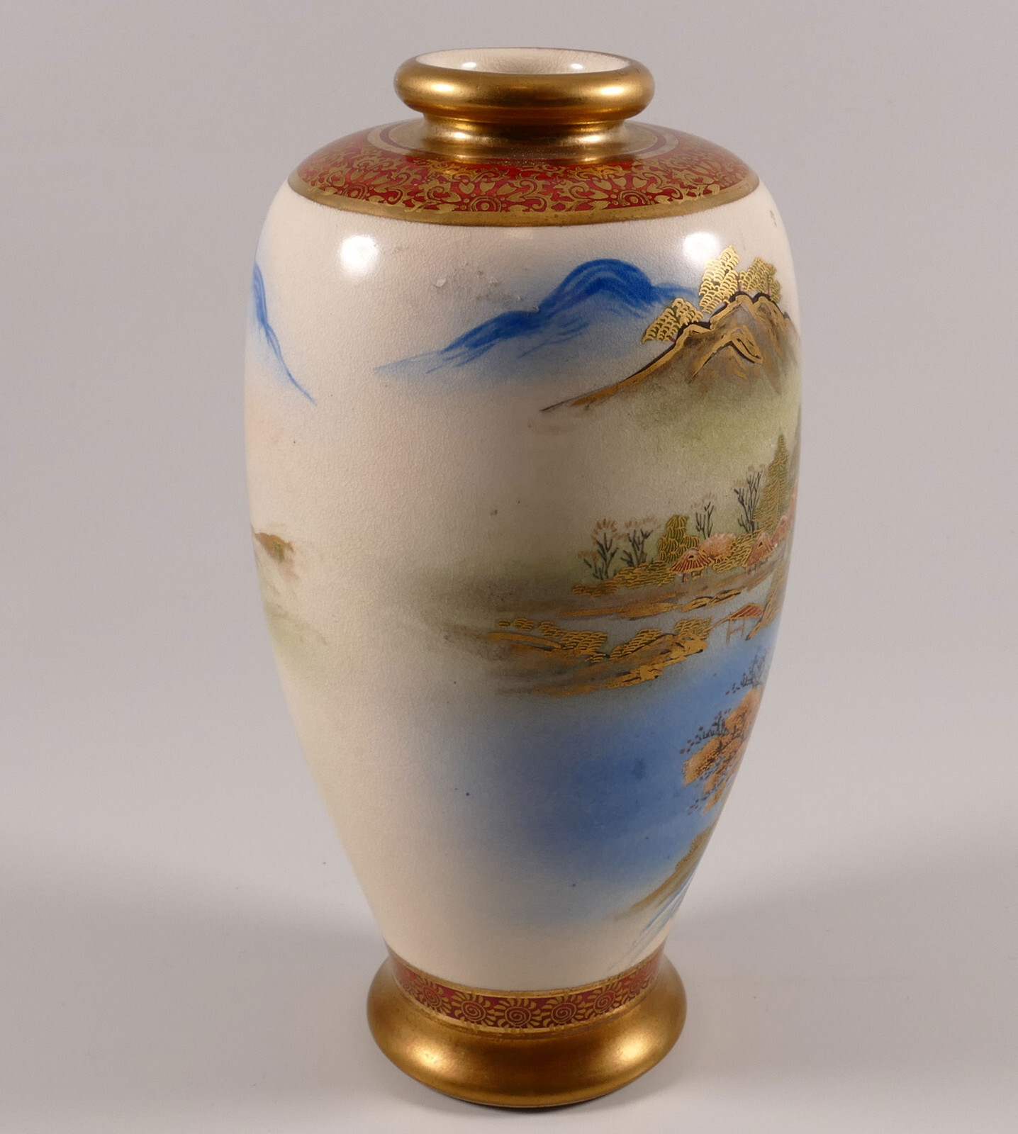 Satsuma Japan Kobo Vase mit Berglandschaft und Wassermühle Soko China