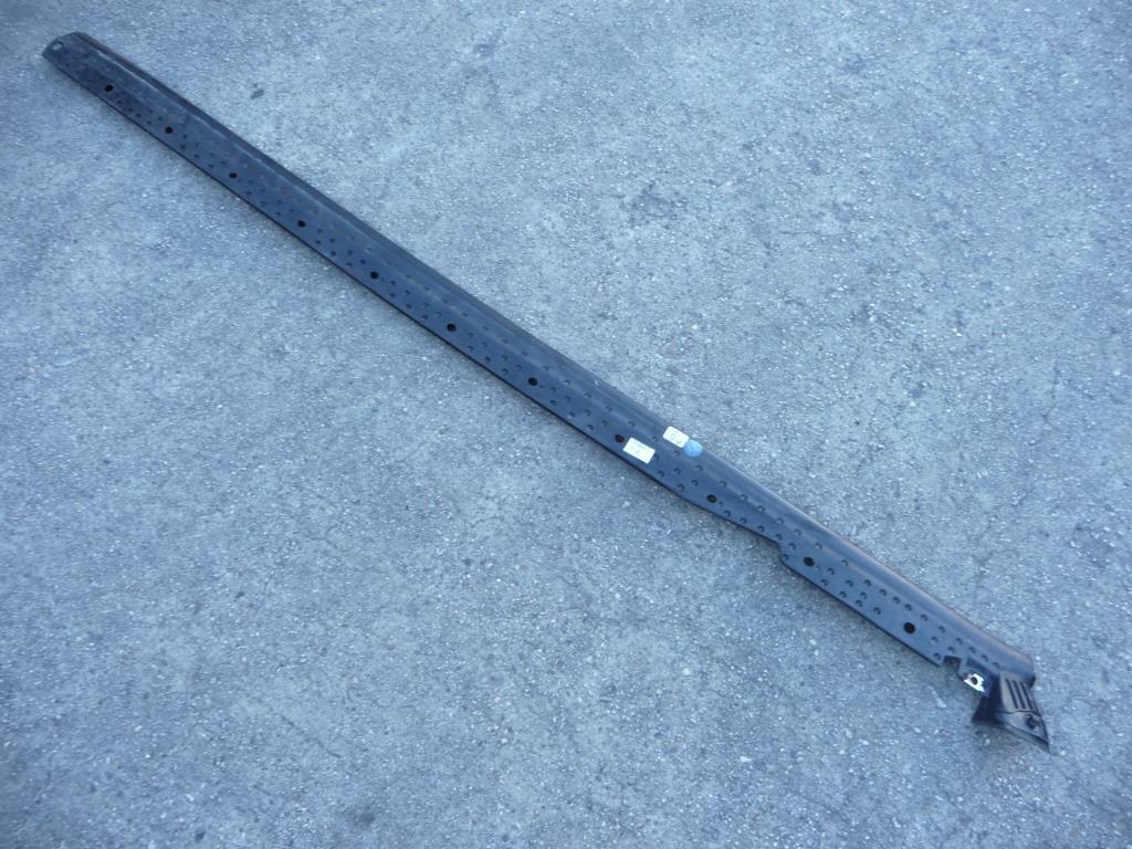 2015 Lamborghini Huracan Passenger Side Window Seal Weatherstrip 4T0837478 OE A1